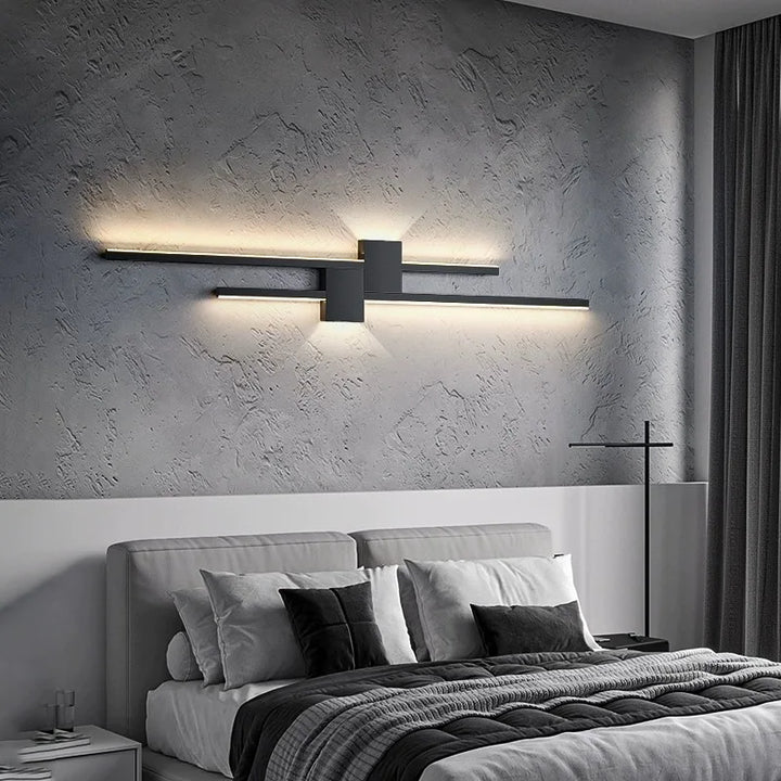 Applique murale LED linéaire en aluminium noir ou blanc, lumière architecturale épurée, design moderne et élégant.