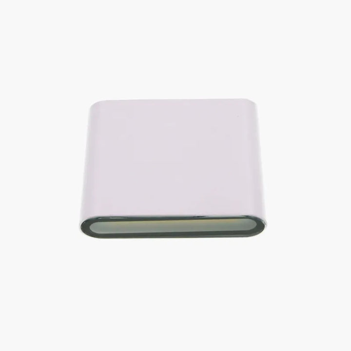Applique murale extérieure LED étanche Luminaire Essenza avec lumière blanc froid, design compact de 11,5 cm.
