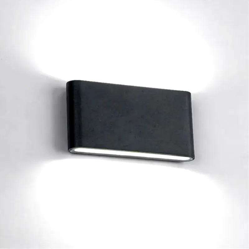 Applique murale extérieure LED étanche Luminaire Essenza avec éclairage blanc froid, design noir de 17,5 cm, 12W.