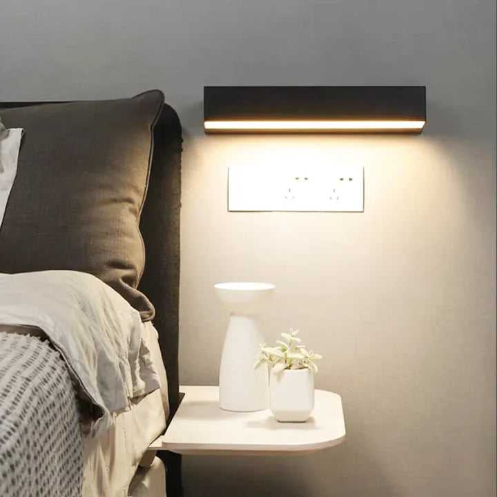 Applique murale extérieure LED Luminaire Essenza rectangulaire blanche, éclairage chaud 3000K, 50 cm de long, design décoratif.