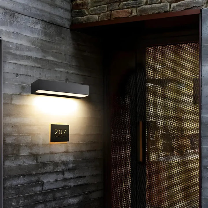 Applique extérieure murale LED Luminaire Essenza, rectangulaire, blanche chaud 3000K, décoration élégante pour extérieur, 50 cm.