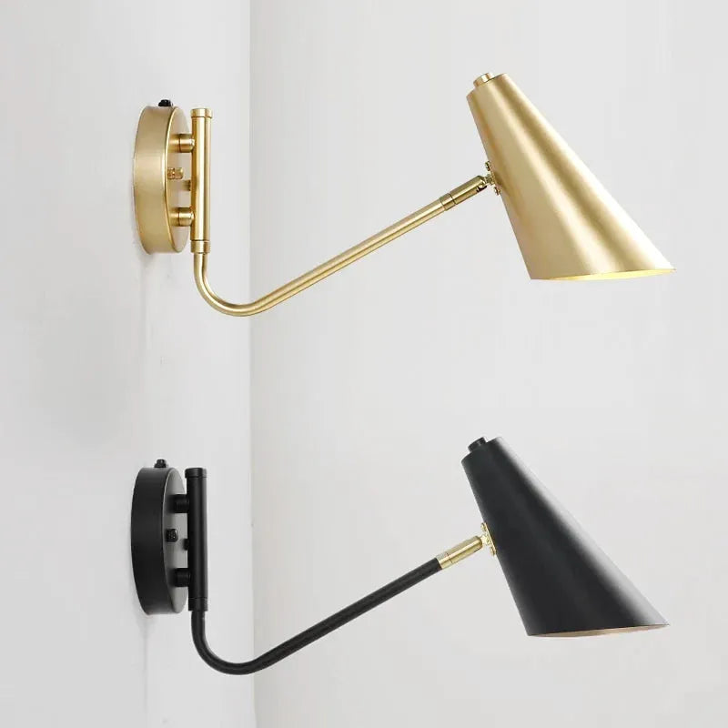 Applique murale à bras rétractable Luminaire Essenza, style nordique moderne, éclairage élégant et fonctionnel pour intérieur.