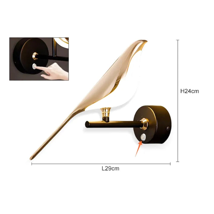 Applique murale LED Oiseau Luminaire Essenza avec interrupteur rotatif 360° et bouton intelligent, finition blanc naturel.