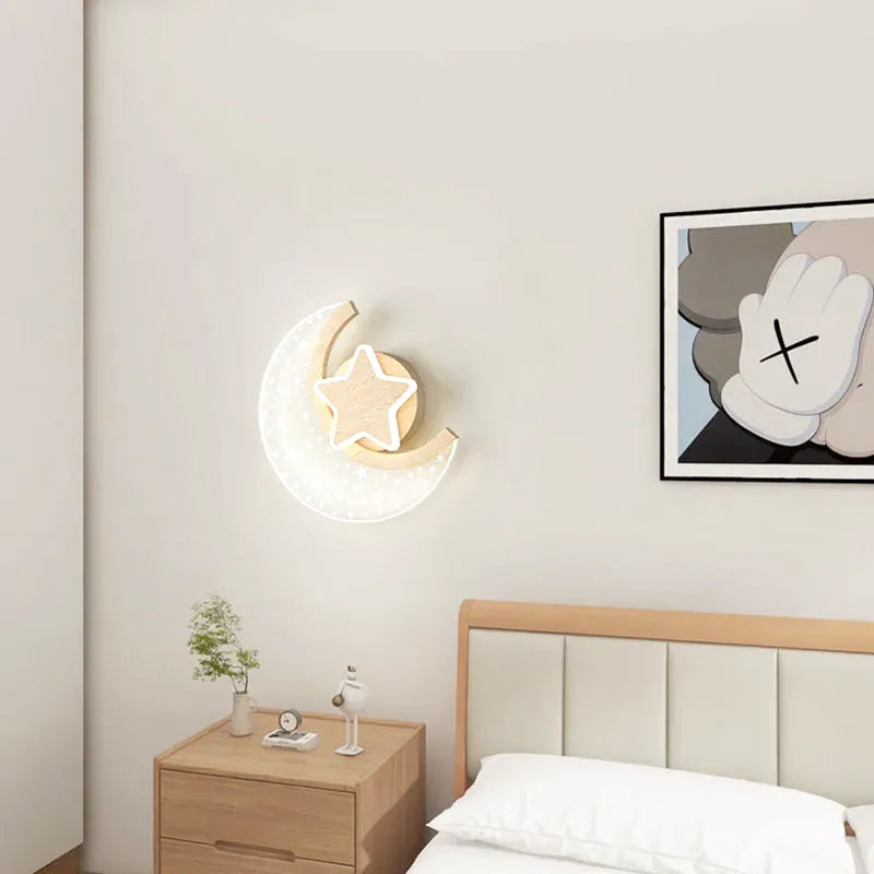 Applique murale LED moderne pour chambre d'enfant Luminaire Essenza, décoration élégante et lumineuse pour la chambre.