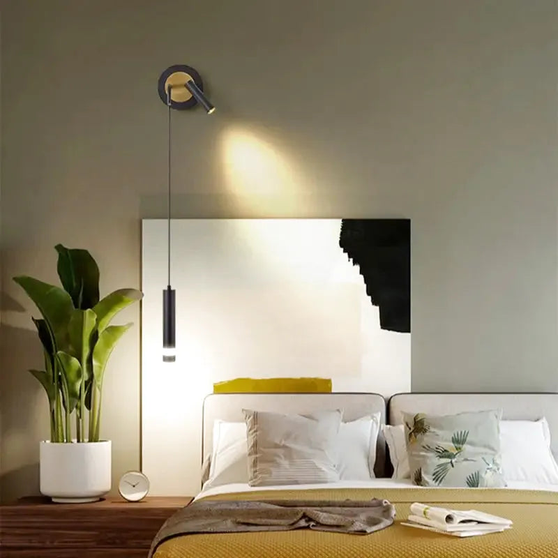 Applique murale chambre à coucher nordique à double tête, finition or blanc chaud, ambiance lumineuse douce, Luminaire Essenza