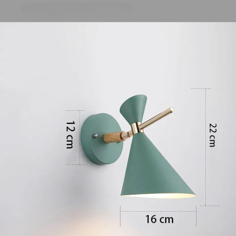 Applique murale pour chambre adulte Luminaire Essenza, design nordique verte avec éclairage doux et moderne.