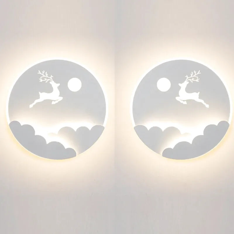 Applique murale moderne pour chambre d'enfant avec motif étoile et cerf, luminaire blanc chaud de la marque Luminaire Essenza.