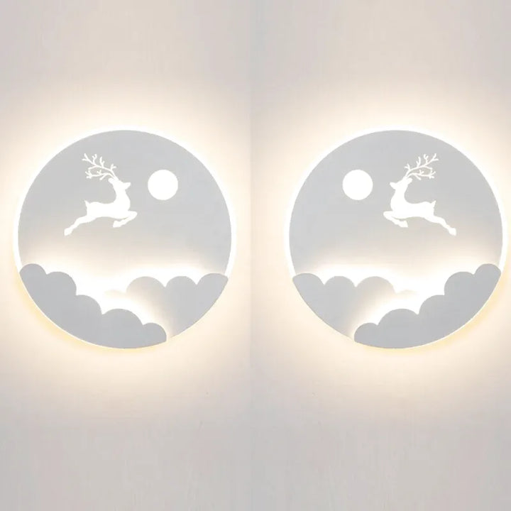 Applique murale moderne pour chambre d'enfant avec motif étoile et cerf, luminaire blanc chaud de la marque Luminaire Essenza.