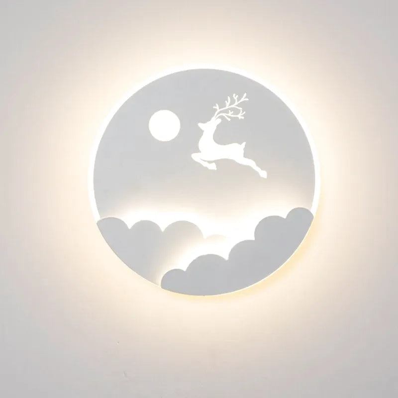 Applique murale chambre d'enfant moderne avec étoile et cerf blanc chaud, design élégant de Luminaire Essenza.