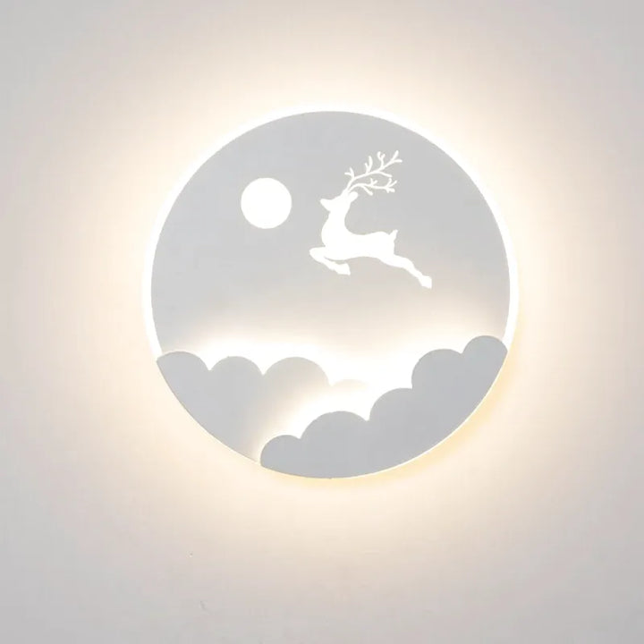 Applique murale chambre d'enfant moderne avec étoile et cerf blanc chaud, design élégant de Luminaire Essenza.