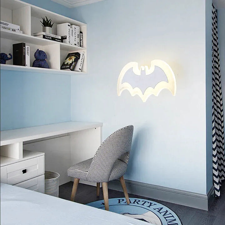Applique murale pour chambre d'enfant Luminaire Essenza avec motif chauve-souris blanc naturel, éclairage réglable 2700K-4000K.
