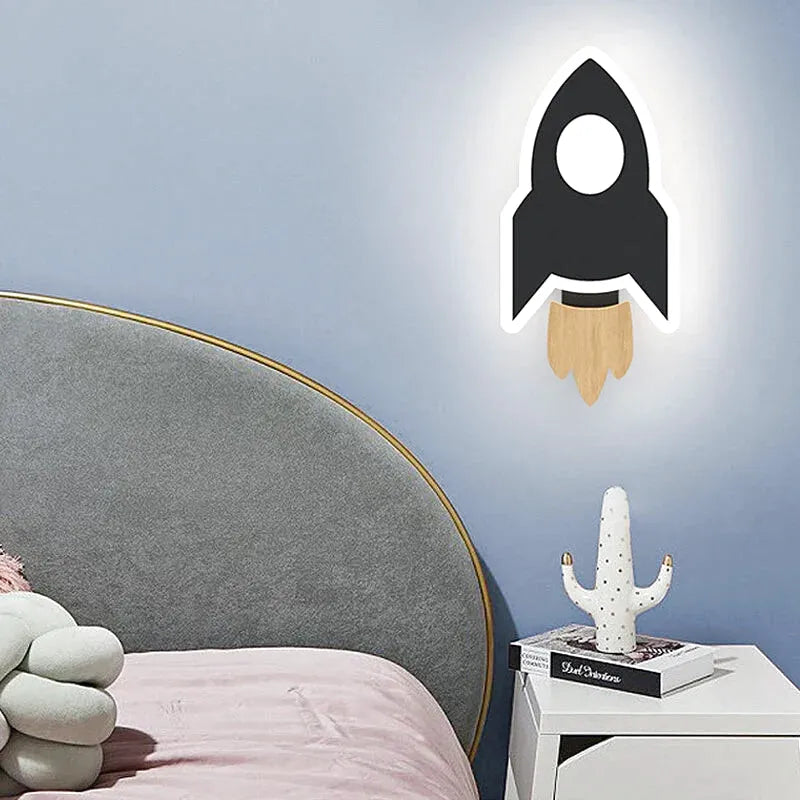 Applique murale pour chambre d'enfant Luminaire Essenza avec lune bleue et blanche, lumière chaude 2700-3500K, décoration douce.