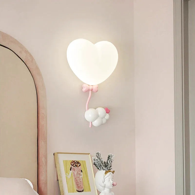Applique murale pour chambre d'enfant fille en forme de cœur, Luminaire Essenza, éclairage décoratif doux et mignon.