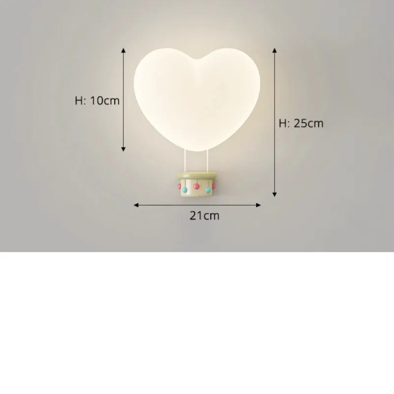 Applique murale pour chambre d'enfant fille en forme de cœur avec montgolfière, Luminaire Essenza, 3 couleurs.
