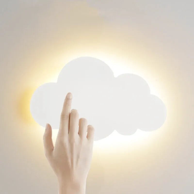 Applique murale LED en forme de nuage pour chambre d'enfant, tactile, blanc chaud, marque Luminaire Essenza.