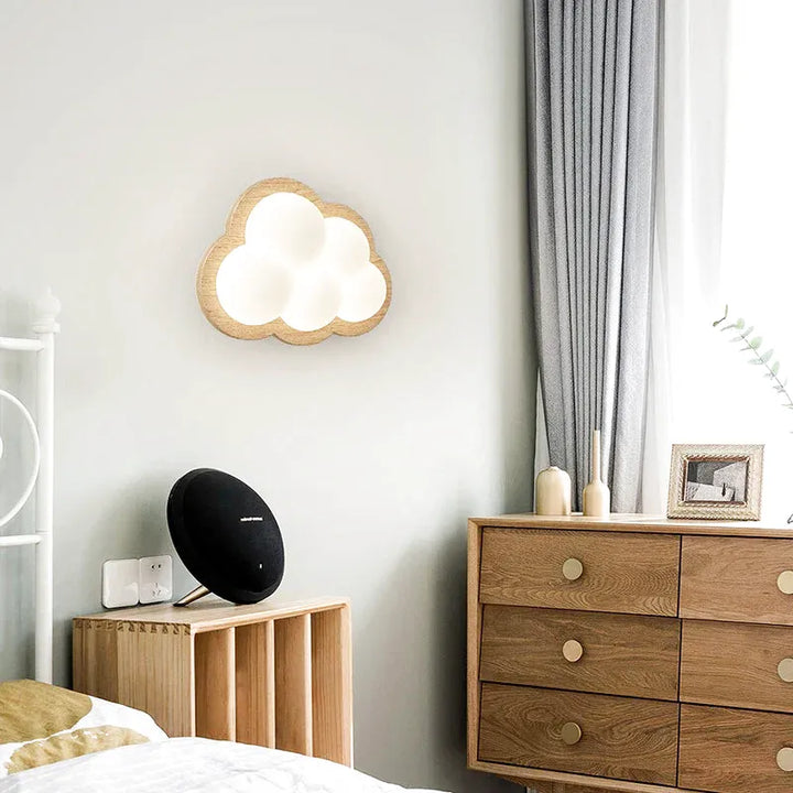 Applique murale chambre enfant en forme de nuage blanc, Luminaire Essenza, idéale pour décoration douce et lumineuse.