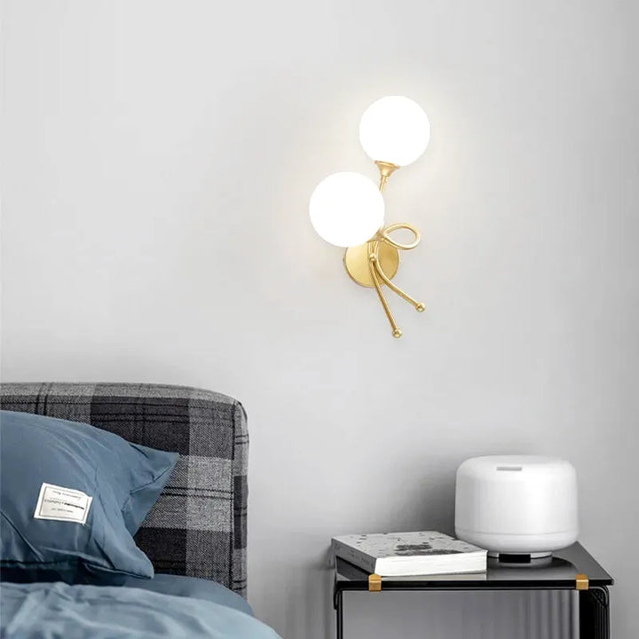 Applique murale chambre Luminaire Essenza en verre noir et blanc avec interrupteur LED, style nordique et design moderne.