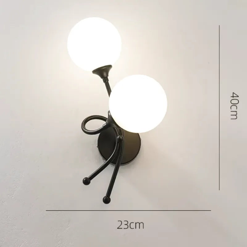 Applique murale chambre Luminaire Essenza, interrupteur LED, design nordique en verre noir et blanc naturel, éclairage moderne.