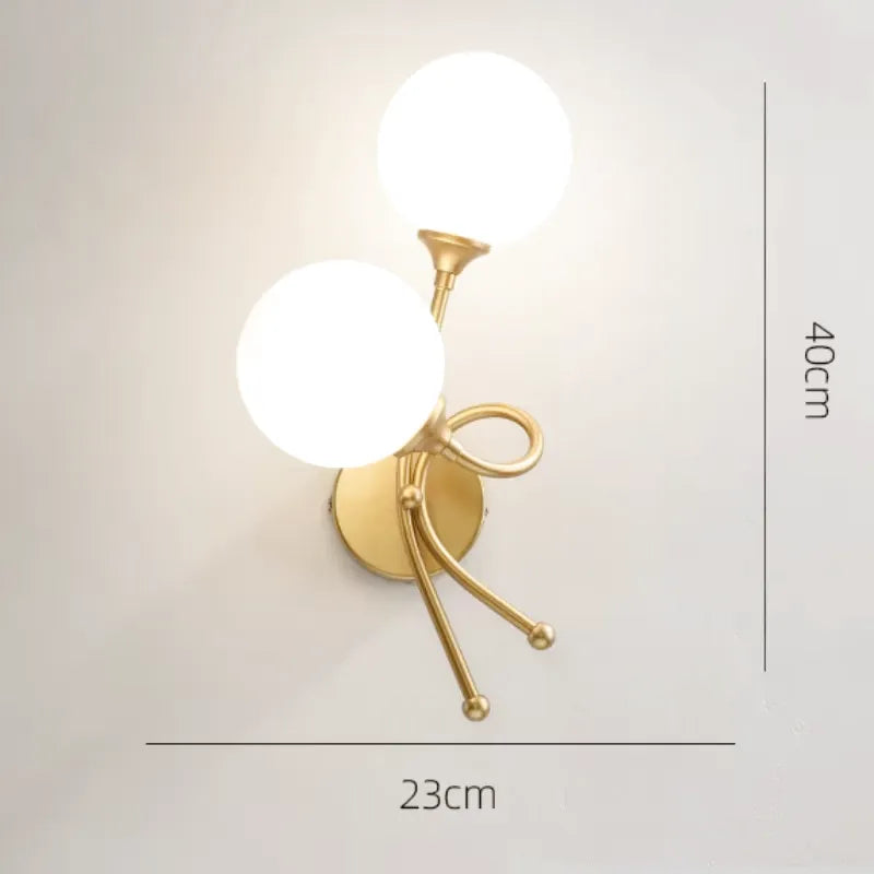 Applique murale chambre Luminaire Essenza en verre blanc naturel, interrupteur LED nordique, design moderne et élégant.