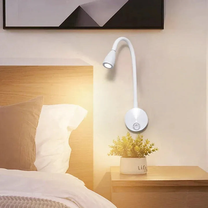 Applique murale chambre liseuse Luminaire Essenza avec interrupteur, lumière douce et design moderne pour la décoration intérieure.