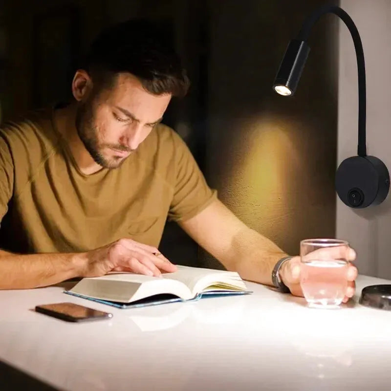Applique murale chambre liseuse Luminaire Essenza avec interrupteur, design moderne et éclairage d'appoint pour la chambre.