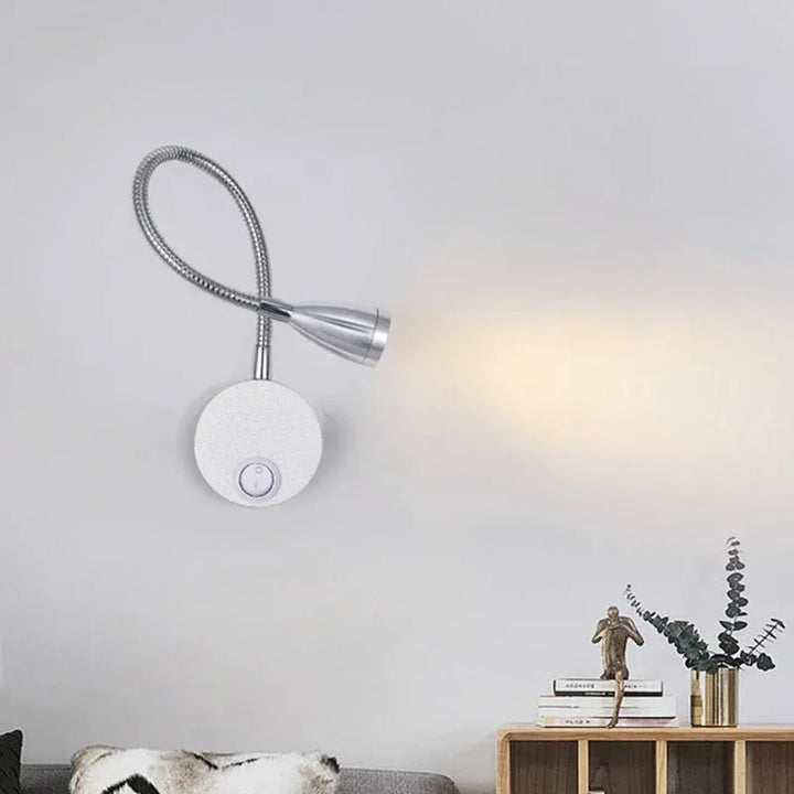 Applique murale chambre Liseuse Luminaire Essenza avec interrupteur, design moderne et éclairage doux pour la décoration intérieure.