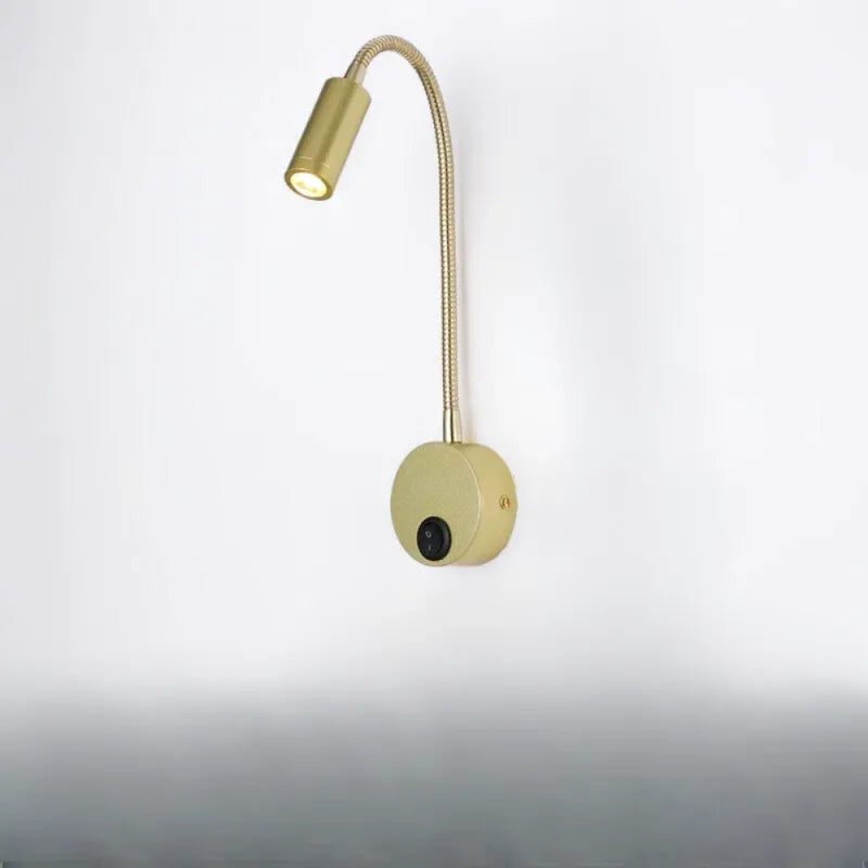 Applique murale chambre Liseuse Luminaire Essenza avec interrupteur, finition or, lumière blanc chaud 3000K, 3W.