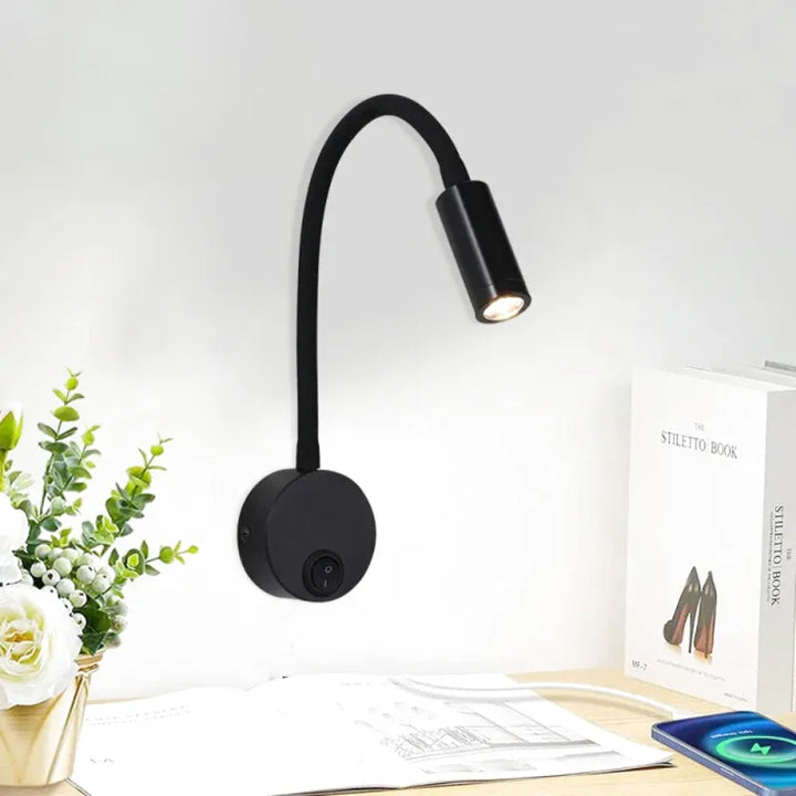 Applique murale chambre Liseuse Luminaire Essenza avec interrupteur, lumière douce et design moderne pour la décoration intérieure.
