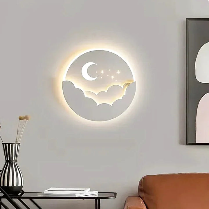 Applique murale moderne Lune pour chambre, lumineuse avec lumière blanche chaude, design élégant de Luminaire Essenza.
