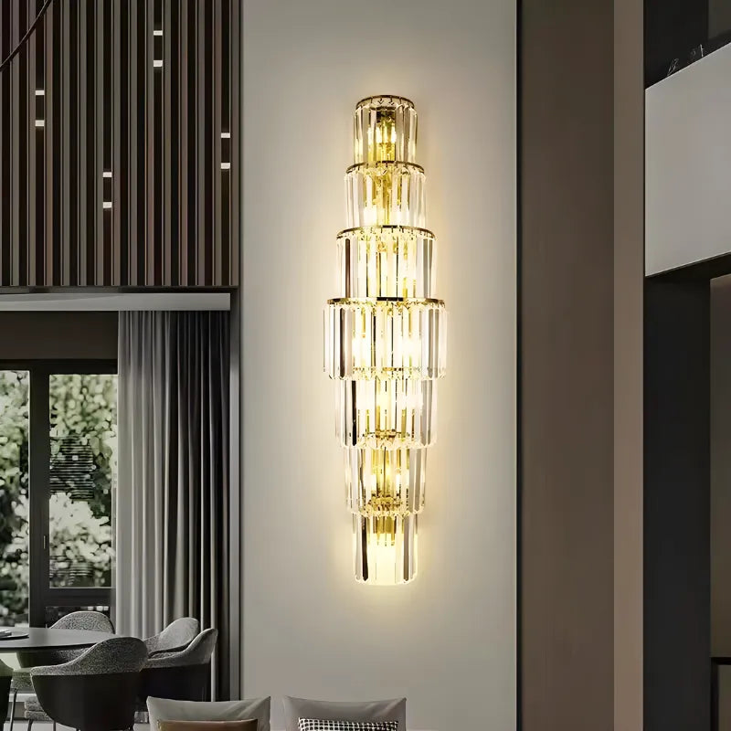 Applique murale en cristal de verre blanc chaud, design moderne pour salon ou hôtel de luxe, 80 cm, marque Luminaire Essenza.