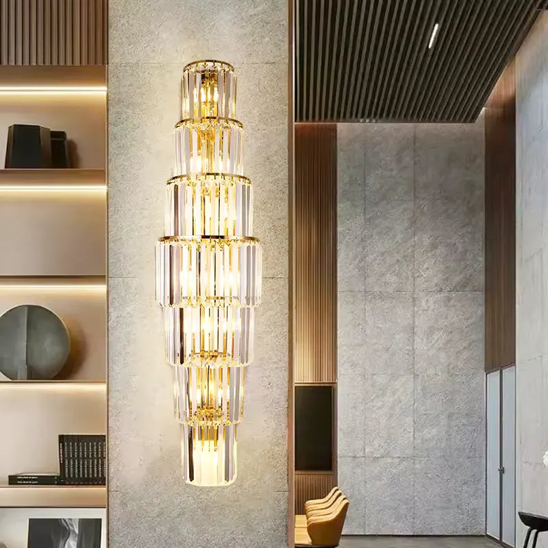 Applique murale en cristal de verre blanc chaud, design moderne pour salon ou hôtel de luxe, 80 cm, par Luminaire Essenza.