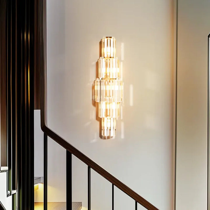Applique murale en cristal nordique Luminaire Essenza, éclairage décoratif doré avec 5 niveaux pour une ambiance élégante.