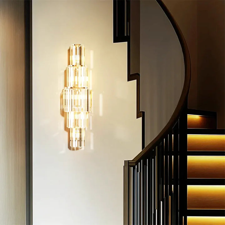 Applique murale en cristal nordique Luminaire Essenza, éclairage décoratif doré à 5 niveaux pour ambiance luxe.