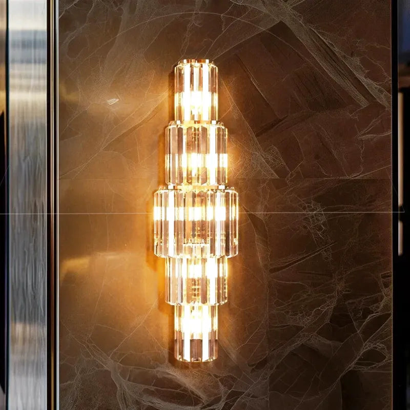 Applique murale en cristal nordique Luminaire Essenza, éclairage décoratif doré à 5 niveaux pour une ambiance élégante.