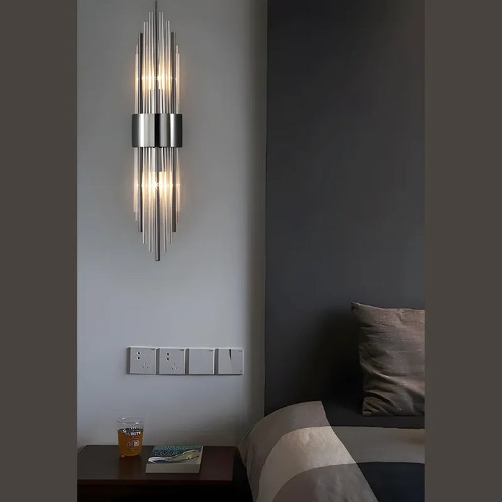 Applique murale en cristal noir pour salon, avec tige métallique blanche froide, ambiance élégante, lumière chaude 5500-7000K.