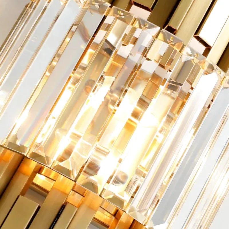 Applique murale en cristal doré pour salon moderne, design haut de gamme, finition élégante, lumière blanc chaud 2700-3500K.
