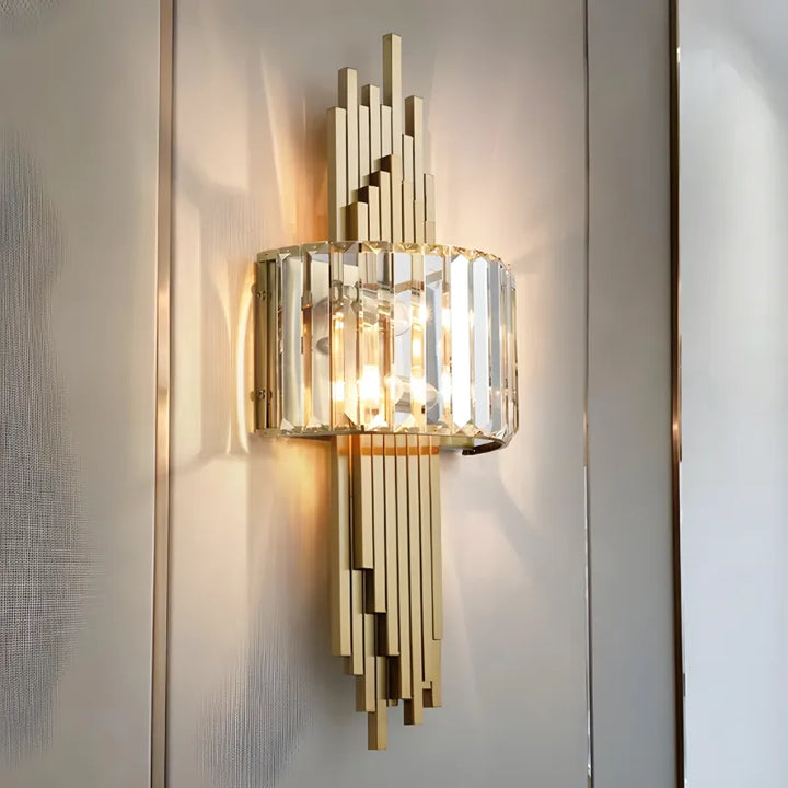Applique murale en cristal doré pour salon moderne, design haut de gamme, lumière blanc chaud 2700-3500K, Luminaire Essenza.