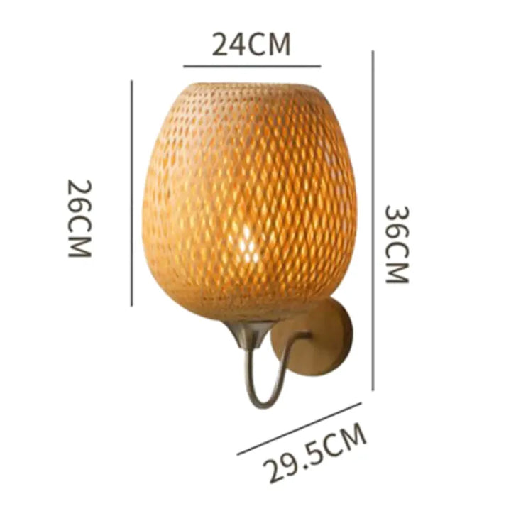 Applique murale en bambou de forme arrondie, Luminaire Essenza, dimensions 36x29,5 cm, design moderne et naturel.
