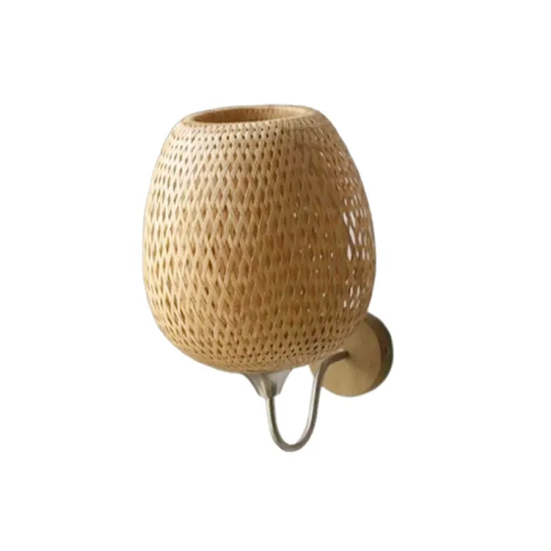 Applique murale en bambou de Luminaire Essenza avec design arrondi, dimensions 28x25 cm, lumière douce et naturelle.