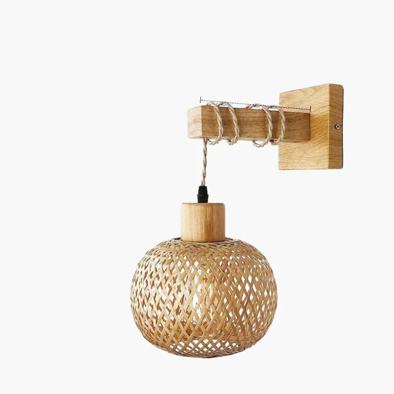 Applique murale en bambou et rotin naturel, design élégant avec cadre en bois, éclairage doux et ambiance chaleureuse.