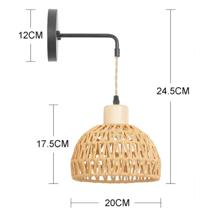 Applique murale en rotin tissé à la main par Luminaire Essenza, décoration moderne et chaleureuse pour intérieur.
