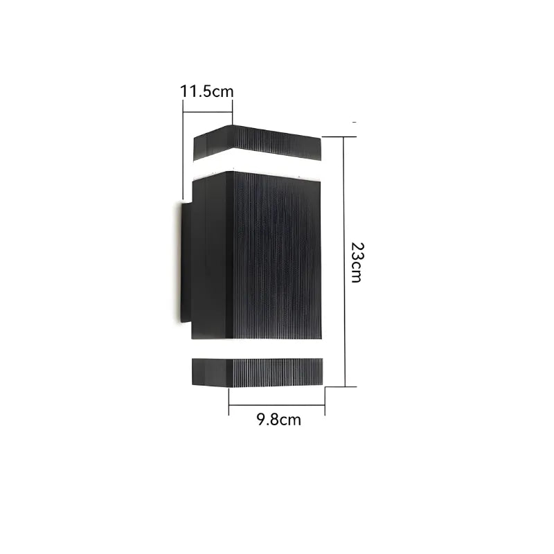 Applique murale extérieure LED étanche Luminaire Essenza, design cuboïde triple blanc chaud, éclairage décoratif pour extérieur.