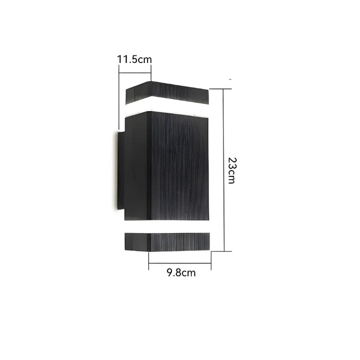 Applique murale extérieure LED étanche Luminaire Essenza, design cuboïde triple blanc chaud, éclairage décoratif pour extérieur.