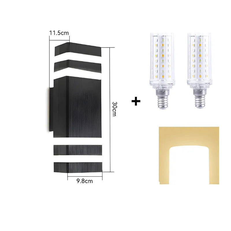 Applique murale extérieure LED étanche Luminaire Essenza, design cuboïde triple blanc chaud pour éclairage décoratif extérieur.