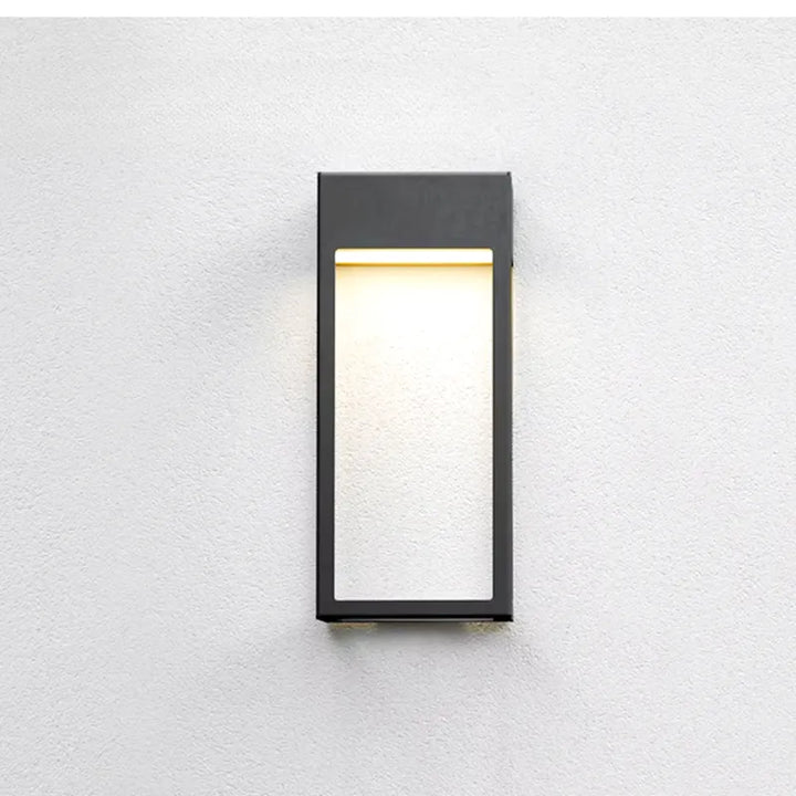 Applique murale extérieure étanche noire Luminaire Essenza avec design moderne, 20 cm, alimentée par panneau solaire.