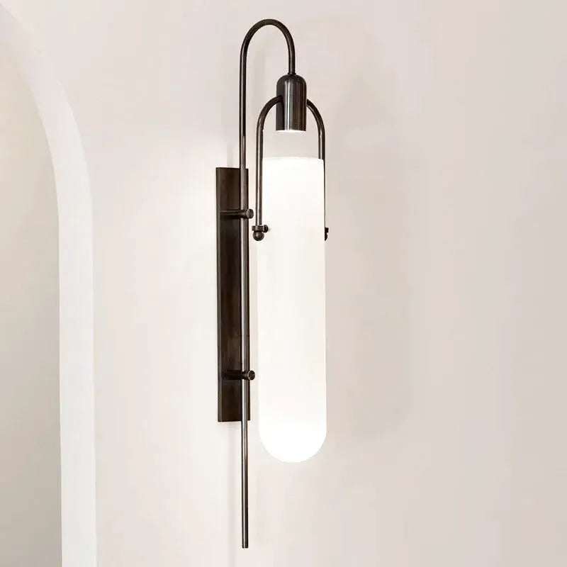Applique murale LED noire au design nordique moderne, 85 cm, éclairage blanc chaud, idéal pour décoration intérieure.