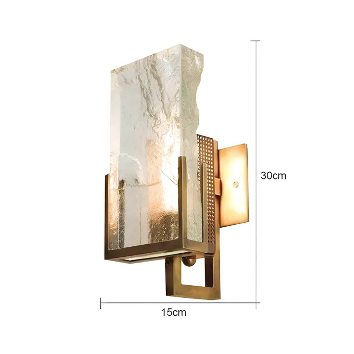 Applique murale LED en cristal blanc chaud, design luxe pour salon moderne, marque Luminaire Essenza, éclairage décoratif élégant