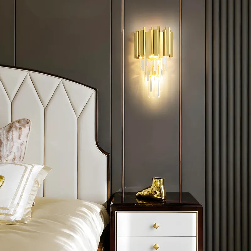 Applique murale LED moderne en cristal blanc chaud pour salon, design haut de gamme, par Luminaire Essenza.