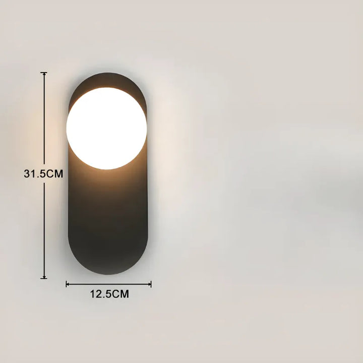Applique murale LED décorative boule de Luminaire Essenza, modèle D, en noir et blanc avec éclairage froid, design élégant.
