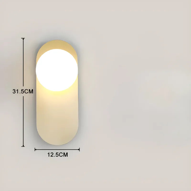 Applique murale LED décorative boule Luminaire Essenza, finition or blanc froid, éclairage moderne pour intérieur.